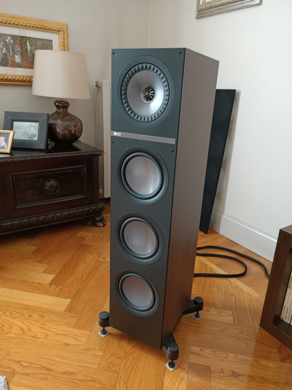 KEFケーイーエフQ700スピーカーペア　ブラックオーク KEFケーイーエフQ700スピーカーペア ブラックオーク KEF